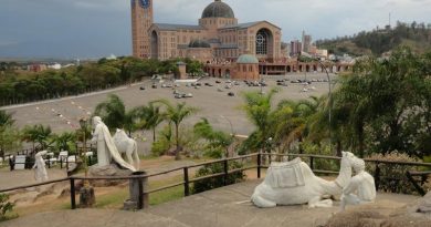 Funcionários do Santuário Nacional de Aparecida terão posto de atendimento do Santander Funcionários do Santuário Nacional de Aparecida terão posto de atendimento do Santander